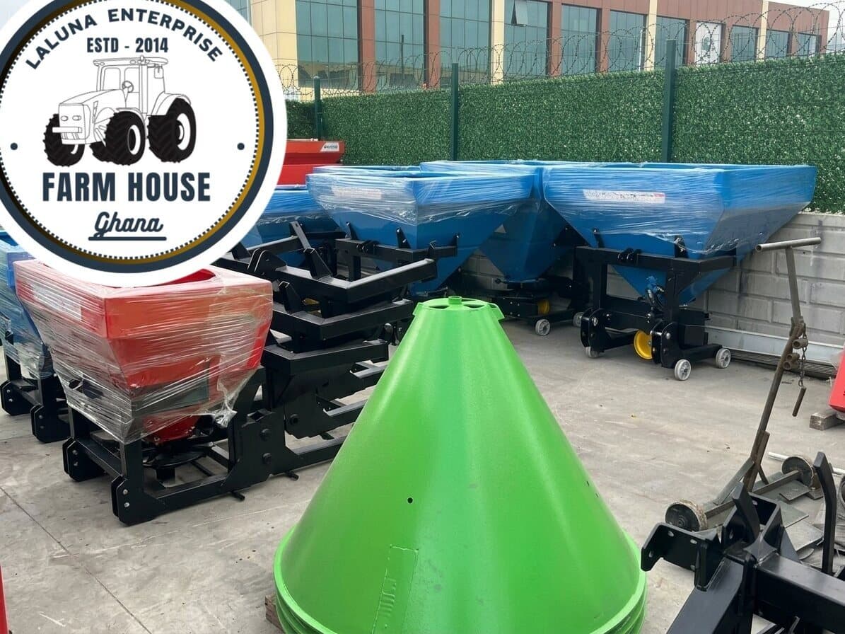 Fertilizer Spreader, supplied by Laluna Enterprise